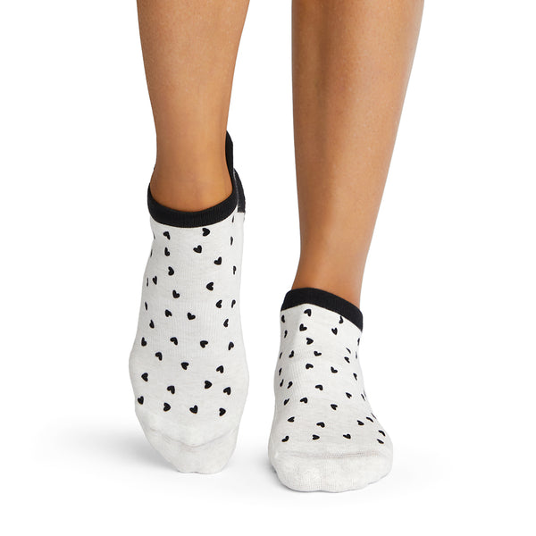 TAVI NOIR SAVVY GRIP SOCKS - SPRING 2024 - T8 Fitness - Asia Yoga ...